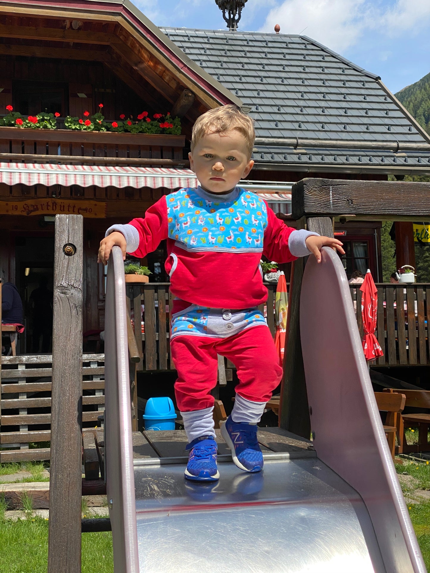 Mamalú Hose mit Knöpfe Lama